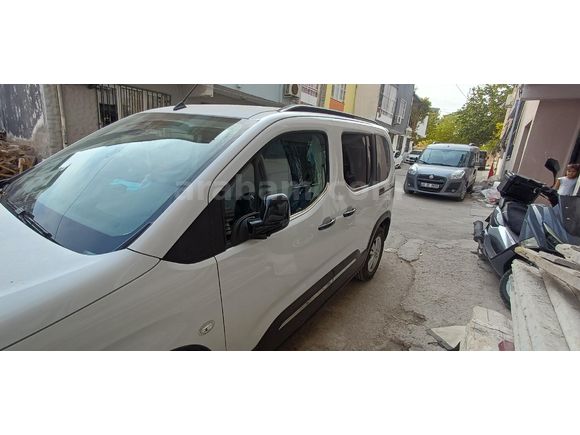 Sahibinden Peugeot Rifter 1.5 BlueHDI Allure 2025 Model
