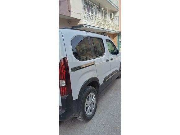 Sahibinden Peugeot Rifter 1.5 BlueHDI Allure 2025 Model