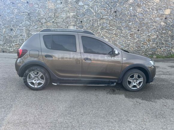 Sahibinden Dacia Sandero 0.9 TCe Stepway Easy-R 2017 Model 