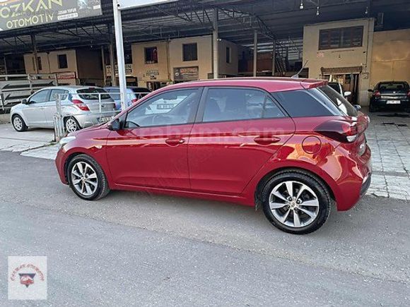 HATASIZ BOYASIZ 60 BİN KM DE OTOMATİK İ20
