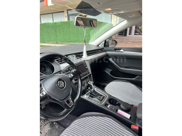 Sahibinden Volkswagen Passat 1.6 TDi BlueMotion Trendline 2017 Model  230.000 km Gri (Gümüş)