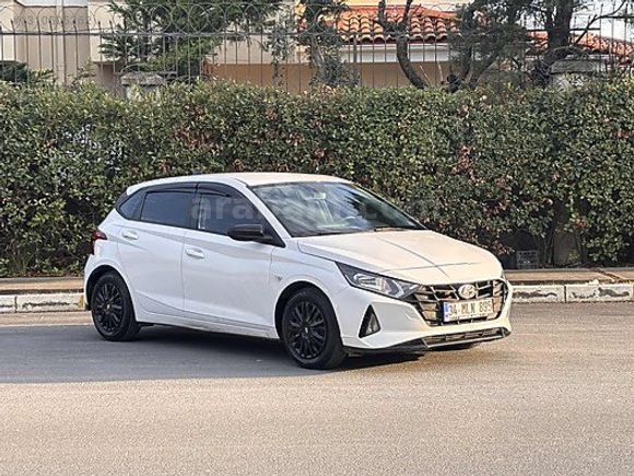 TEMİZ MULTİMEDYA EKRANLI HYUNDAİ İ20