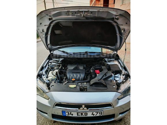 Sahibinden Mitsubishi Lancer 1.5 Invite 2010 Model