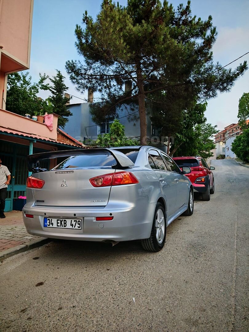 Sahibinden Mitsubishi Lancer 1.5 Invite 2010 Model 3