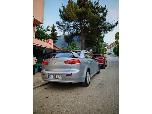 Sahibinden Mitsubishi Lancer 1.5 Invite 2010 Model