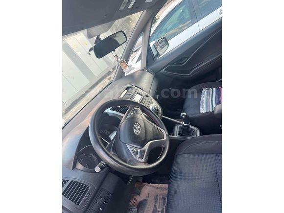 Sahibinden Hyundai ix20 1.4 CRDi Prime 2011 Model  170.000 km Beyaz
