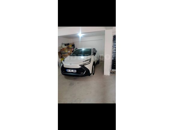 Sahibinden Toyota C-HR 1.8 Hybrid Flame 2025 Model 