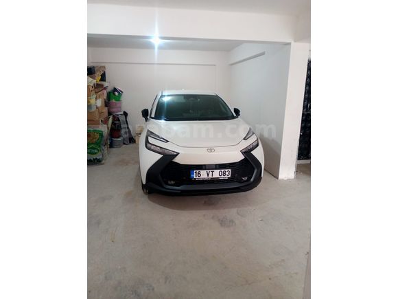 Sahibinden Toyota C-HR 1.8 Hybrid Flame 2025 Model 