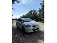 Sahibinden Hyundai Accent Blue 1.6 CRDI Mode Plus 2014 Model İzmir 208.000 km Beyaz