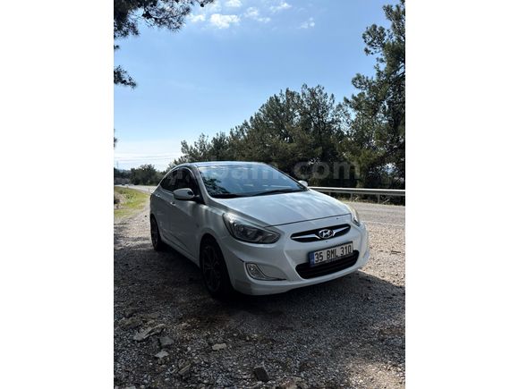 Sahibinden Hyundai Accent Blue 1.6 CRDI Mode Plus 2014 Model İzmir 208.000 km Beyaz