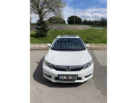 İlk sahibinden otomatik Honda Civic 1.6i VTEC Eco Elegance 2012 Model 