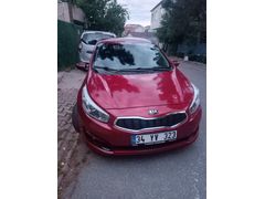 Sahibinden Kia Ceed 1.6 CRDi Comfort 2015 Model İstanbul 163.000 km Kırmızı(kafama yatan araçlarla takas olur)