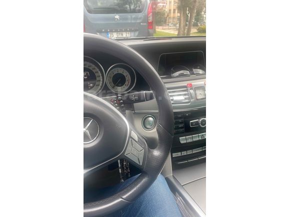 ÖZEL RENK E 180 TAM DOLU  MASRAFSIZ 