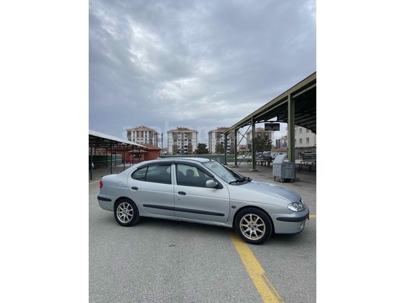 TEMİZ BAKIMLI AİLE ARACI 1.6 16VALF