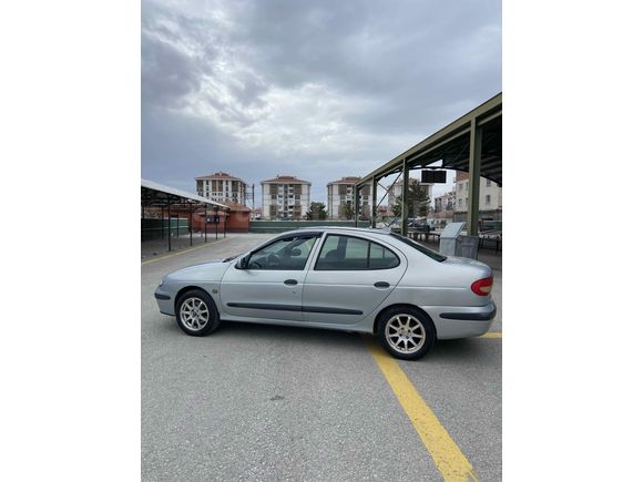 TEMİZ BAKIMLI AİLE ARACI 1.6 16VALF