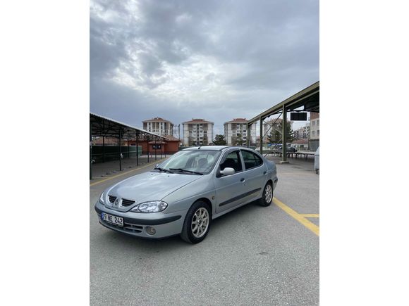 TEMİZ BAKIMLI AİLE ARACI 1.6 16VALF