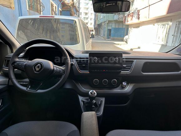 Sahibinden Renault Trafic Multix 2.0 dCi 2023 Model Antalya