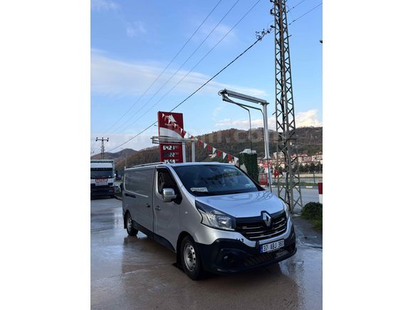 RENAULT TRAFİC 3