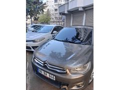 Aracım186.000 km  de orijinal km dir aracı dilediğiniz expertize göstere bilirsiniz küçük de olsa bir pazarlık payı vardır.Expertiz raporu resimler de