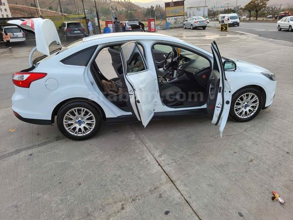 Sahibinden Ford Focus 1.6 TDCi Titanium 2012 Model  191.000 km Beyaz