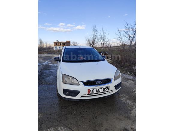 Sahibinden Ford Focus 1.6 Trend 2006 Model  400.000 km Beyaz