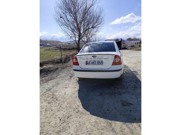 Sahibinden Ford Focus 1.6 Trend 2006 Model  400.000 km Beyaz