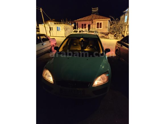 Sahibinden Ford Focus 1.6 Trend 2006 Model  400.000 km Beyaz