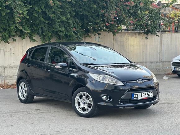 Sahibinden Ford Fiesta 1.4 Titanium 2012 Model  137 km Siyah