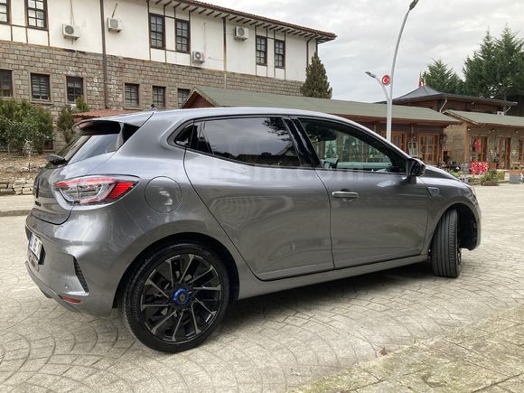 Sahibinden Renault Clio 1.0 TCe Techno Esprit Alpine 2024 Model  6.000 km Füme