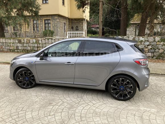Sahibinden Renault Clio 1.0 TCe Techno Esprit Alpine 2024 Model  6.000 km Füme