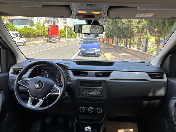 Sahibinden Renault Express Combi 1.5 BlueDCI Touch 2023 Model 