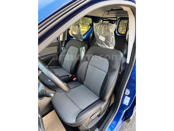 Sahibinden Renault Express Combi 1.5 BlueDCI Touch 2023 Model 