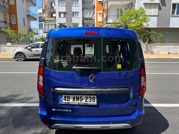 Sahibinden Renault Express Combi 1.5 BlueDCI Touch 2023 Model 