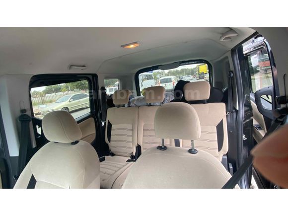 Sahibinden Fiat Doblo Combi 1.6 Multijet Premio Black 2014 Model İstanbul 174.000 km Siyah
