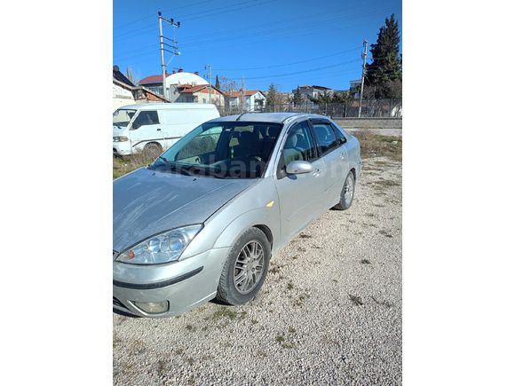 Sahibinden Ford Focus 1.6 Ghia 2004 Model