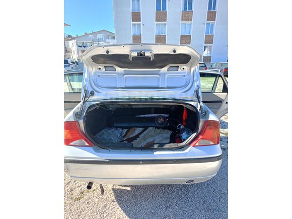 Sahibinden Ford Focus 1.6 Ghia 2004 Model
