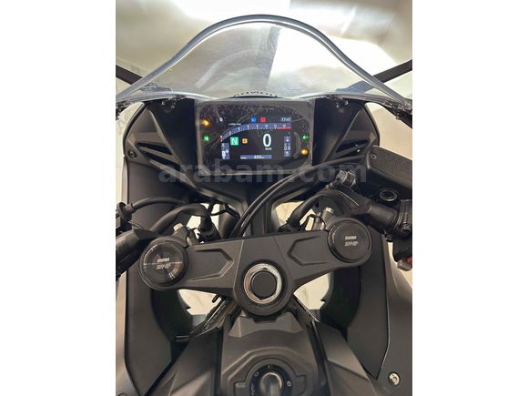 Sahibinden 2025 çıkışlı Honda CBR 650 R 