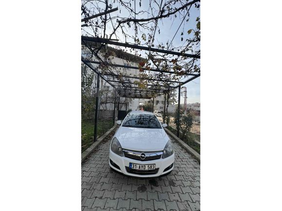 Sahibinden Opel Astra 1.3 CDTI Enjoy Plus 2011 Model  300.000 km Beyaz