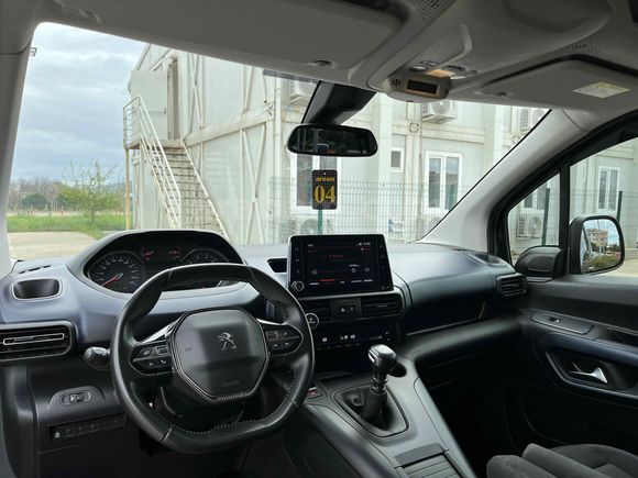 2022  RİFTER ALLURE 82.500 KM
BOYASIZ DEĞİŞENSİZ TRAMERSİZ 