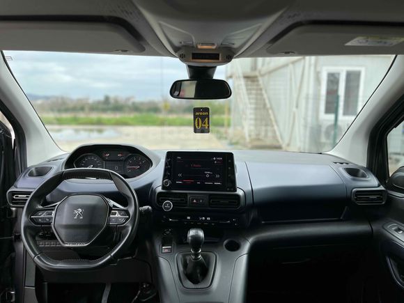 2022  RİFTER ALLURE 82.500 KM
BOYASIZ DEĞİŞENSİZ TRAMERSİZ 