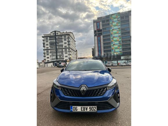 Memurdan Renault Clio 1.0 TCe Techno Esprit Alpine 2023 Model 