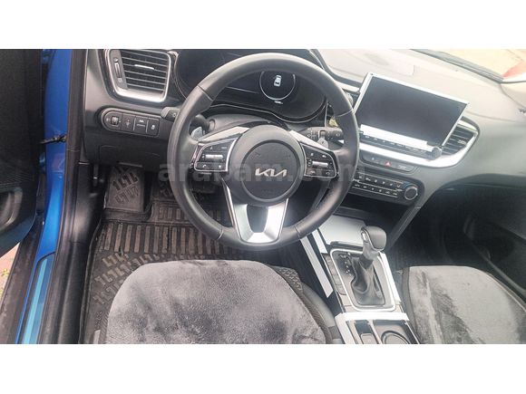 Sahibinden Kia XCeed 1.5 T-GDI Elegance 2025 Model