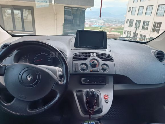 Sahibinden Renault Kangoo Multix 1.5 dCi Expression 2010 Model  322000 km Beyaz