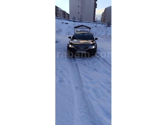 Sahibinden Renault Latitude 2.0 dCi Executive 2011 Model  303.400 km Siyah
