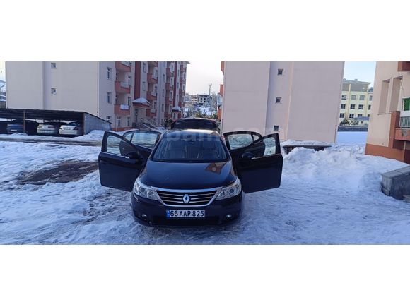 Sahibinden Renault Latitude 2.0 dCi Executive 2011 Model  303.400 km Siyah