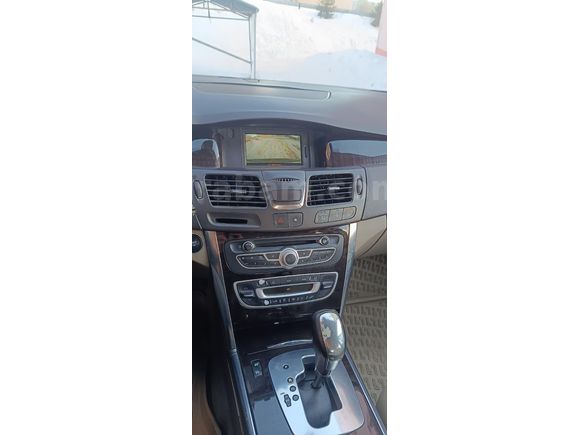 Sahibinden Renault Latitude 2.0 dCi Executive 2011 Model  303.400 km Siyah