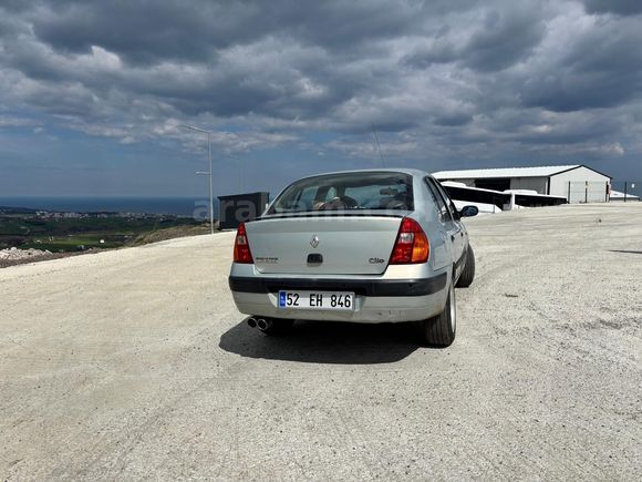 Sahibinden Renault Clio 1.4 Expression 2003 Model
