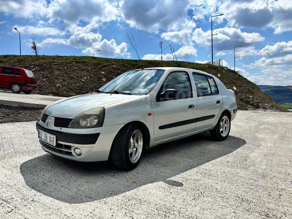 Sahibinden Renault Clio 1.4 Expression 2003 Model