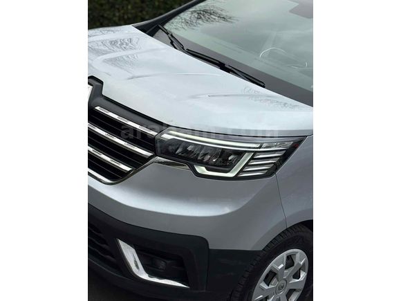 Sahibinden Renault Trafic 2.0 DCI Grand Confort 2023 Model 