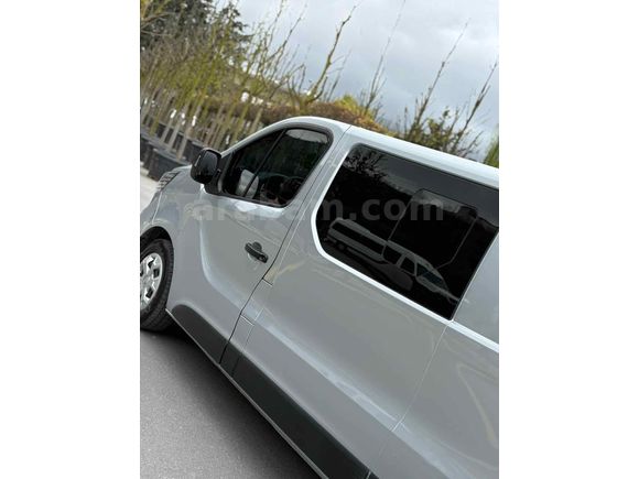 Sahibinden Renault Trafic 2.0 DCI Grand Confort 2023 Model 